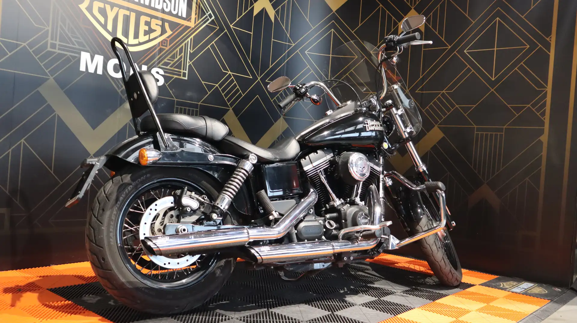 Harley-Davidson Street Bob Siyah - 2