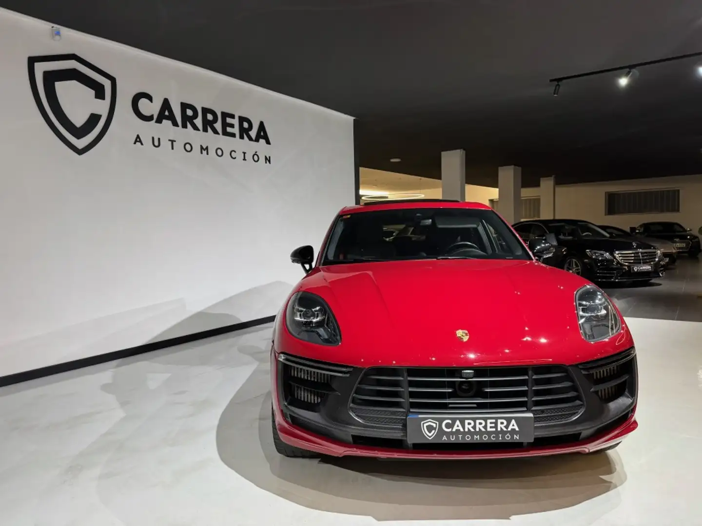 Porsche Macan Turbo Aut. Rouge - 2
