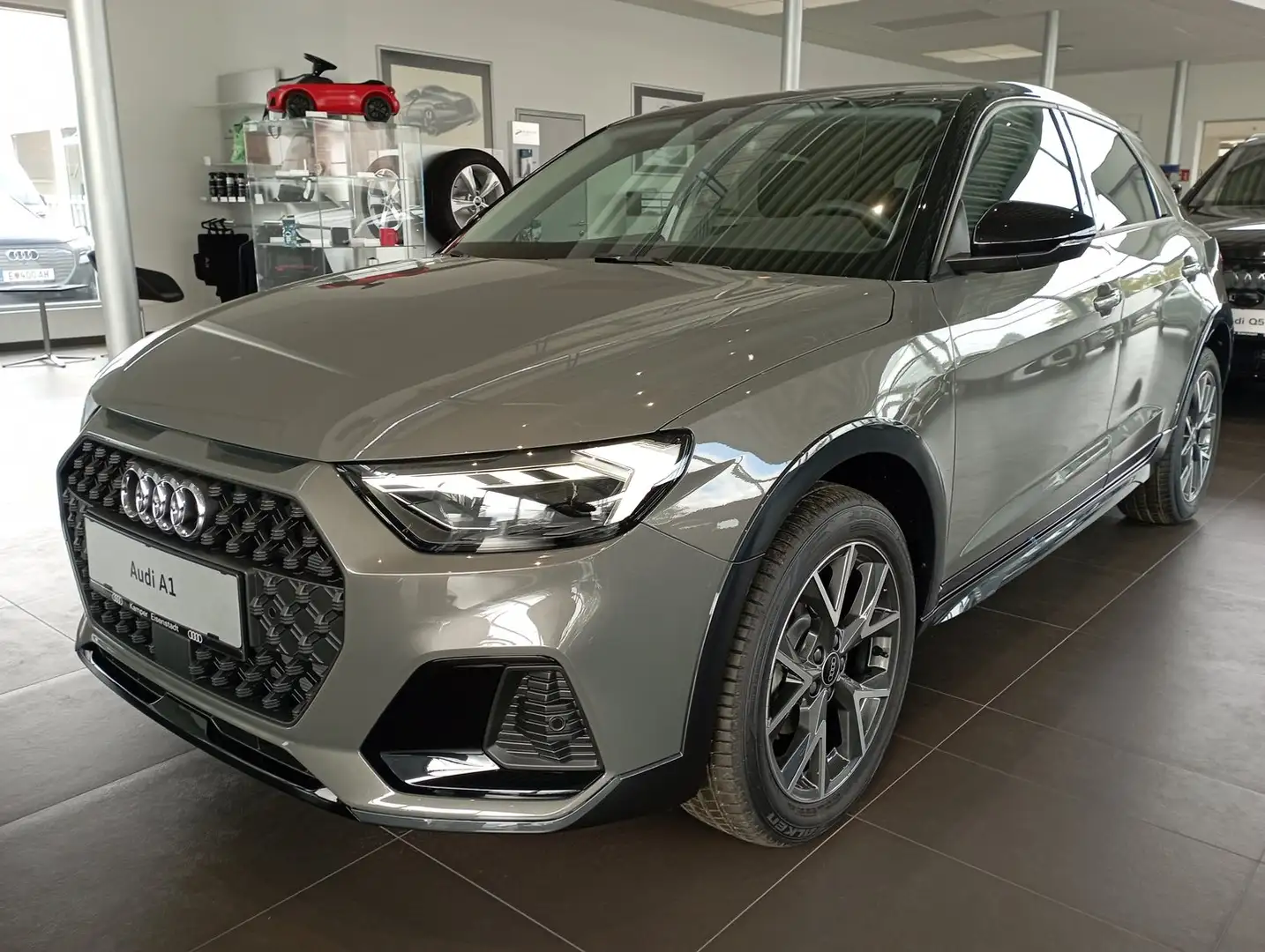 Audi A1 30 TFSI intense Grau - 1