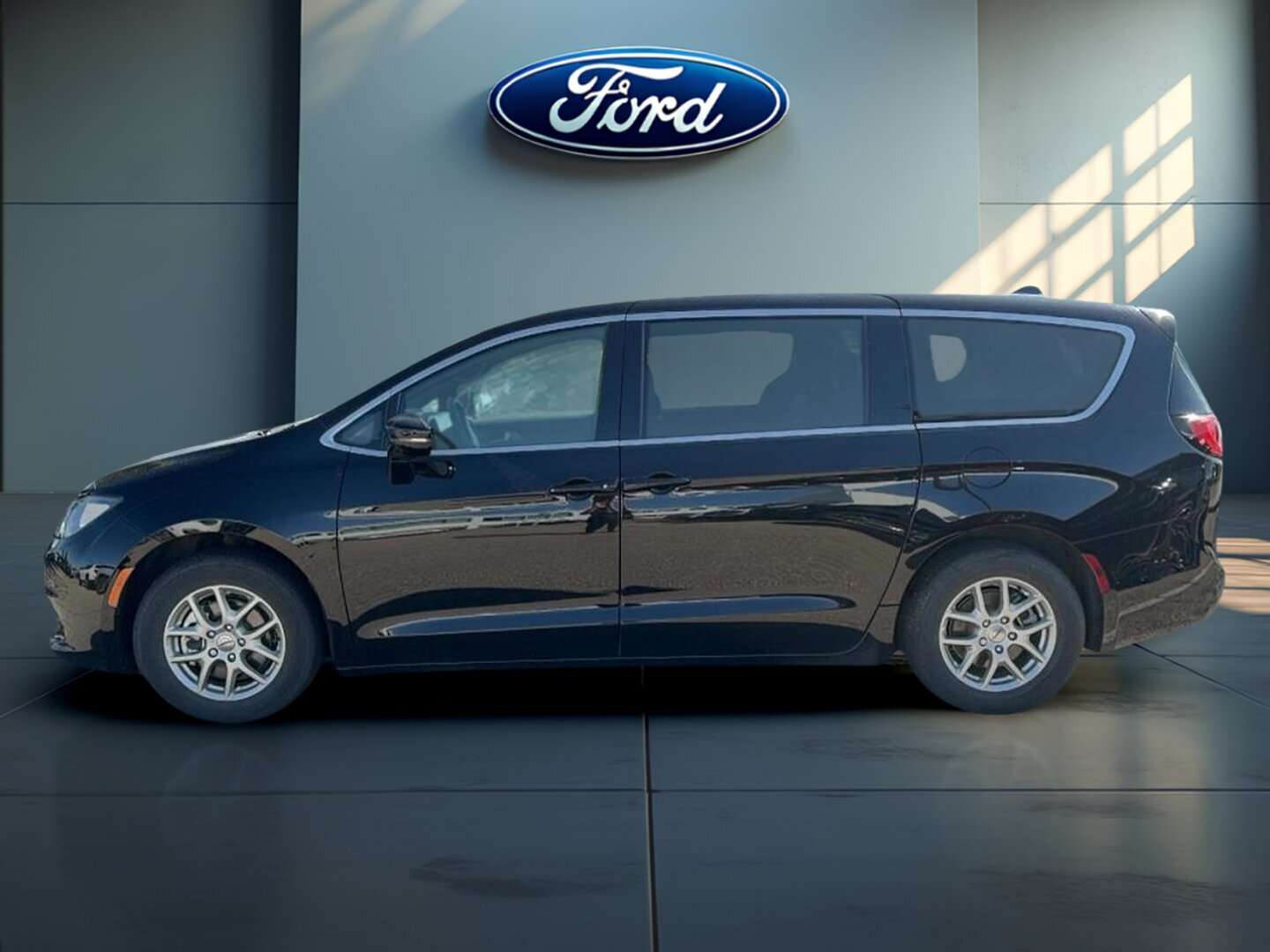 2025 Chrysler Grand Caravan SXT 2WD