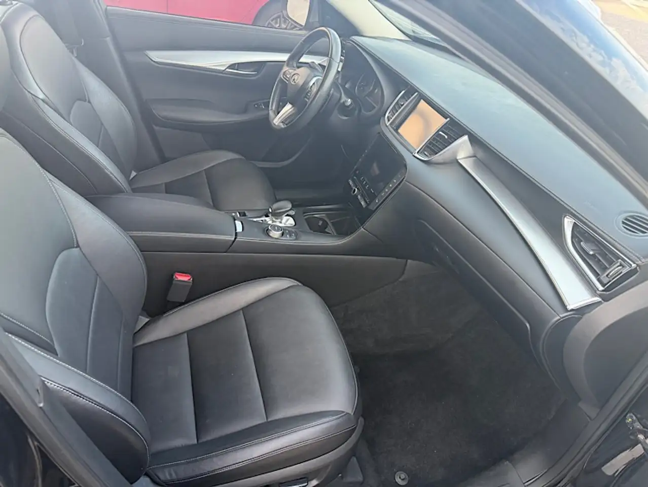 Infiniti QX50 снимка Infiniti QX50