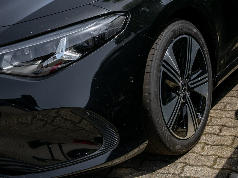 Mercedes-Benz CLA 250 + EQ PREMIUM Night Black Multibeam LED — photo 3