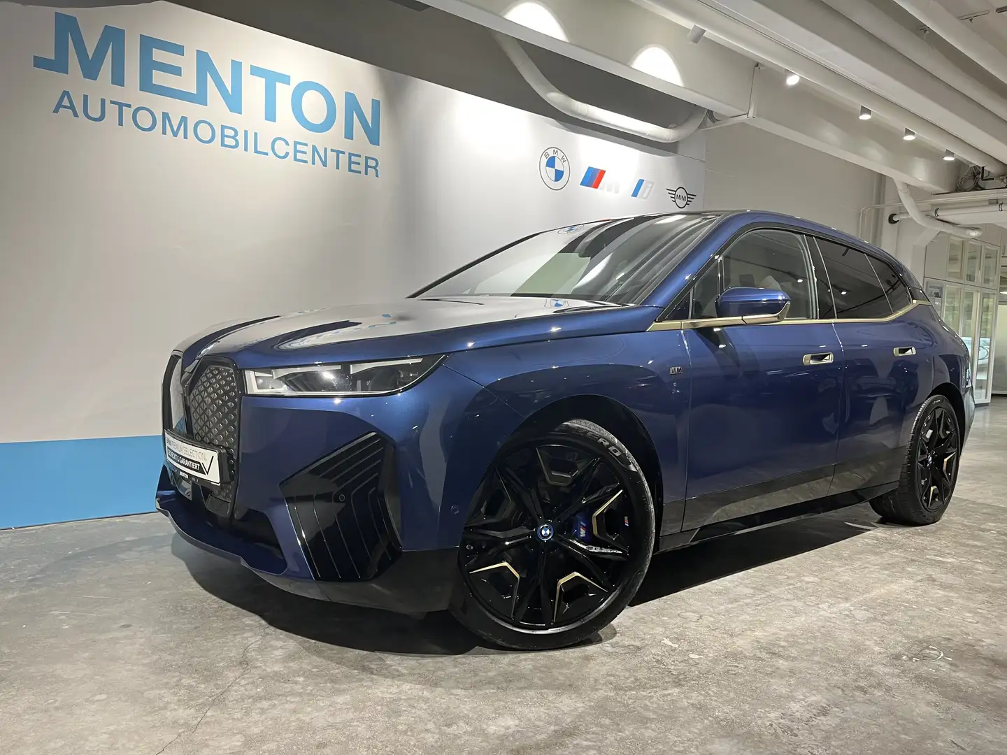 BMW iX M60 ab 595.-²/LCProf./B&W/Laserlicht/Pano/Sitzbelü Blau - 1