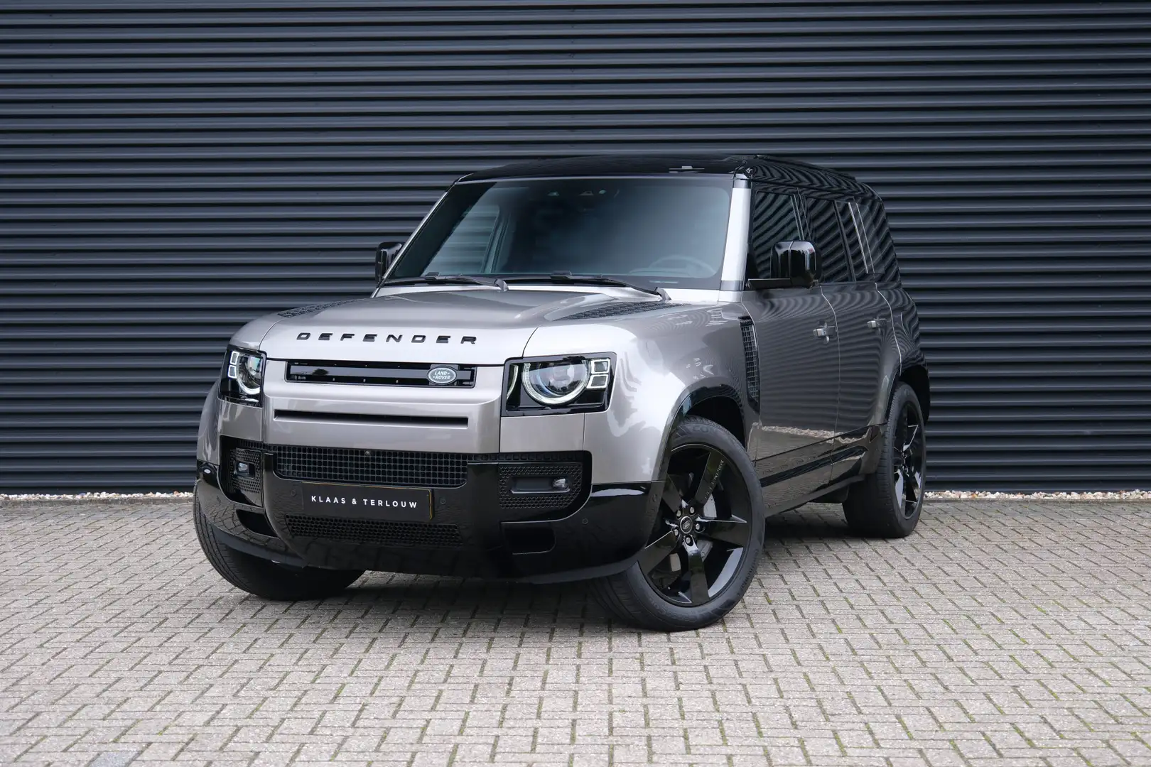 Land Rover Defender 2.0 P300e 110 X-Dynamic HSE / Cold Climate Pack / Grigio - 2