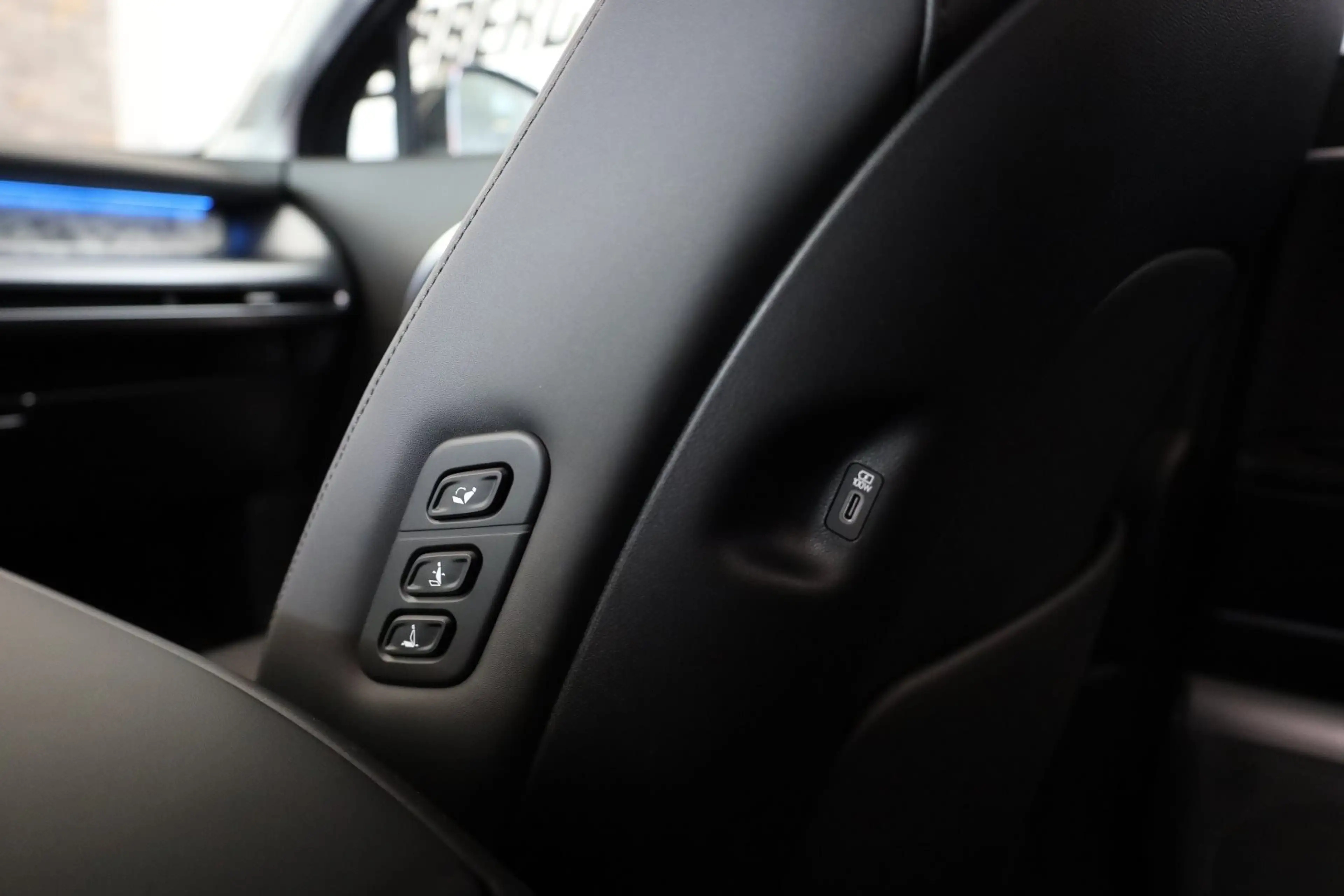 Hyundai IONIQ 9 IONIQ 9 Calligraphy 110 kWh 4WD abzgl. möglicher S — photo 11