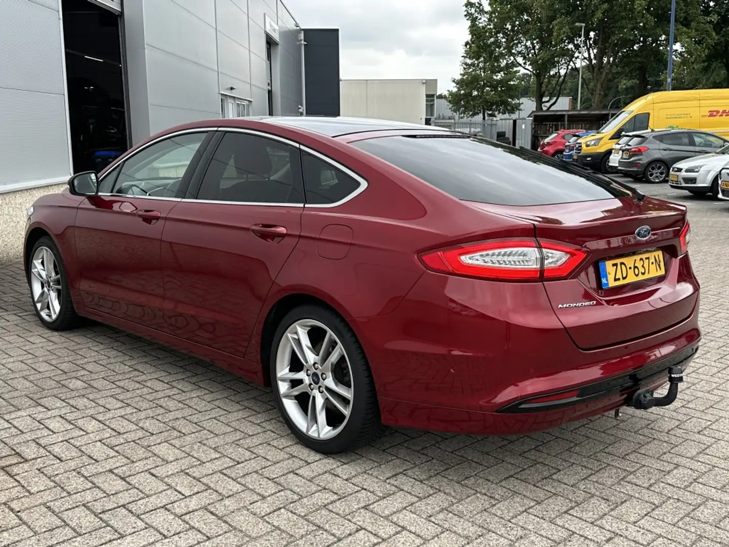 Ford Mondeo 2.0 TDCi Titanium LE AUTOMAAT! TREKHAAK! Rood - 2