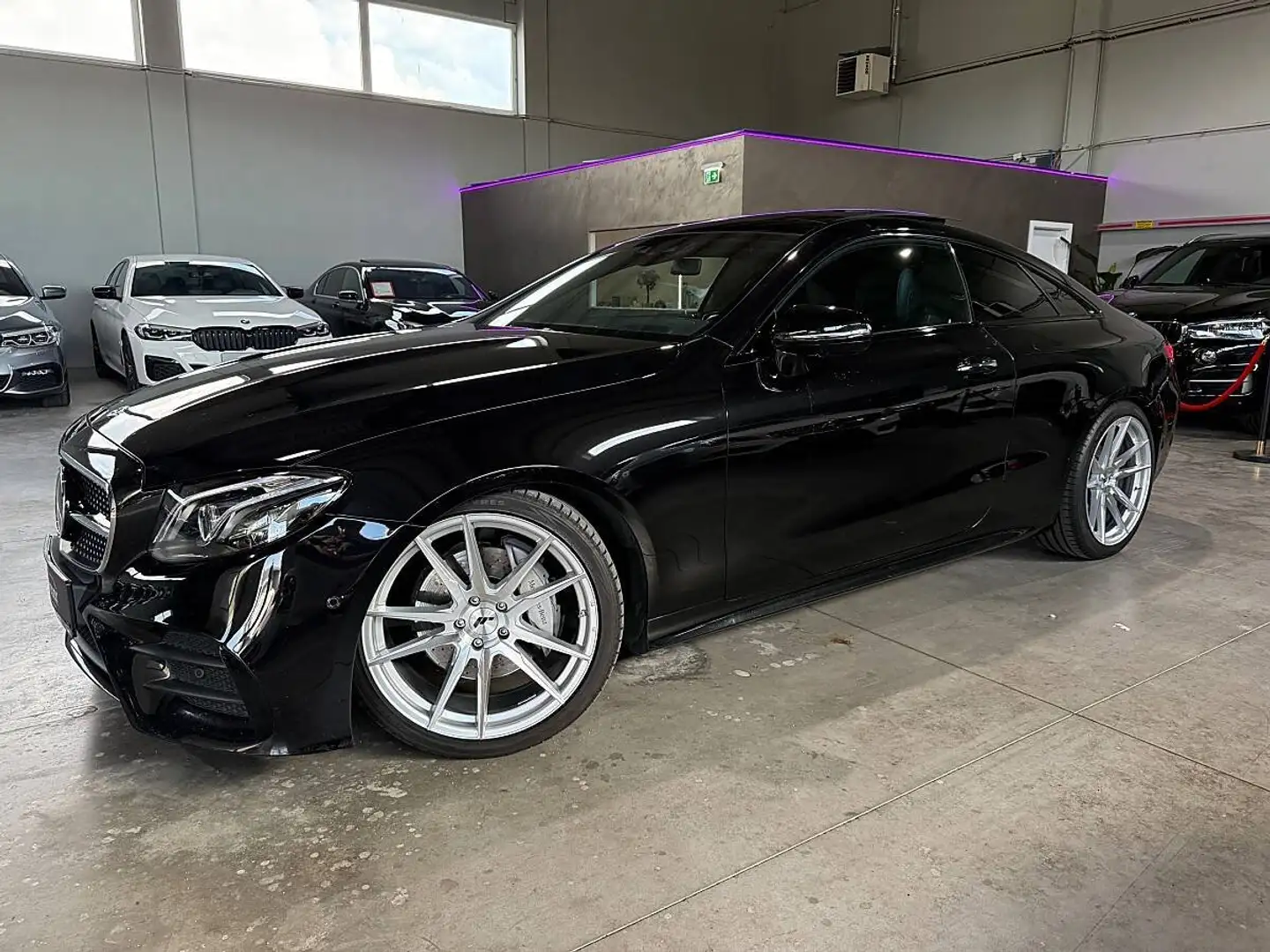 Mercedes-Benz E 220 E 220 d (238.314) *AMG-Paket* Schwarz - 1