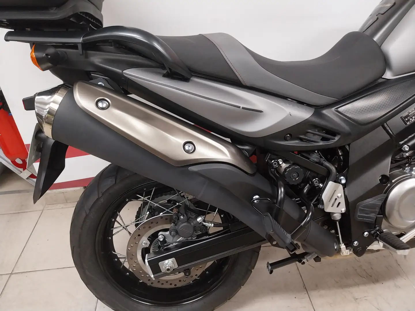 Suzuki V-Strom 650 Gri - 2