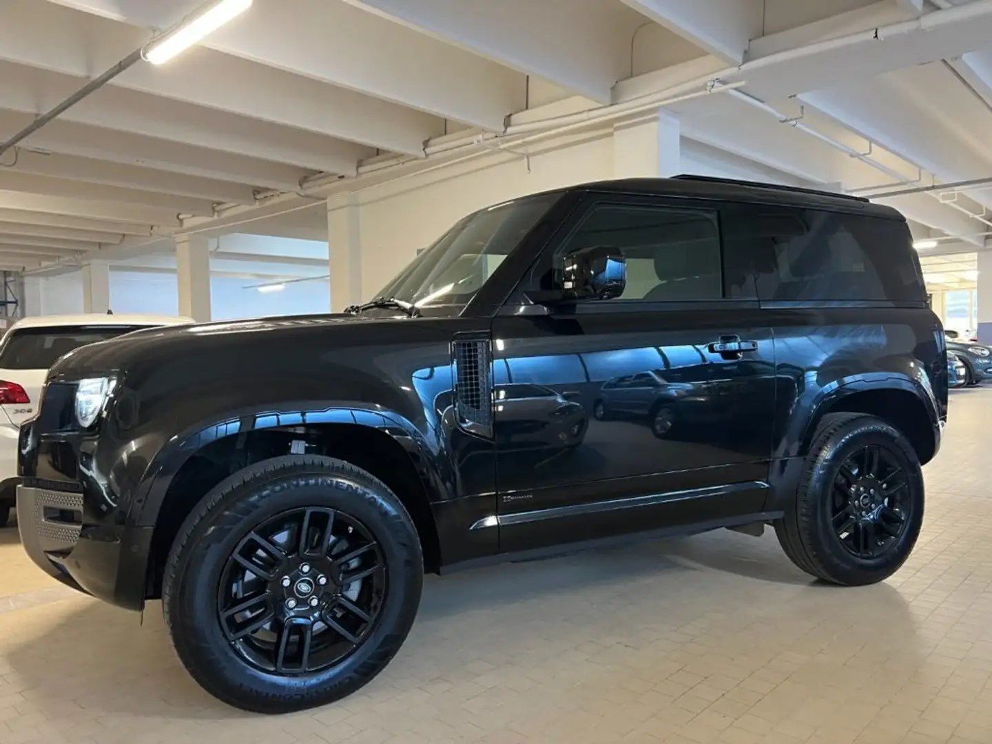 Land Rover Defender 90 3.0D X-Dynamic 200 CV AWD Nero - 1