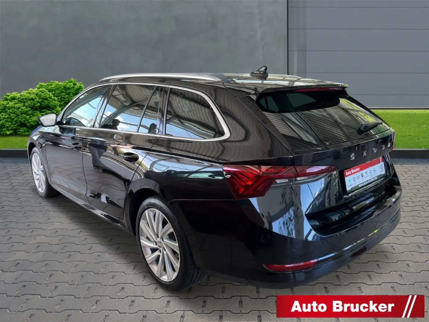 Skoda Octavia Combi First Edition 2.0 TDI+DSG+LED+AHK+NAVI+2-Zon Schwarz - 2