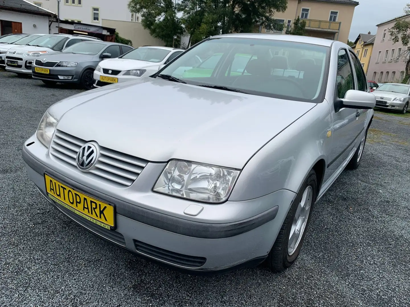 Volkswagen Bora 1.6 Automatik * Klima, LMF, Sitzhzg., Nr. 2 Silber - 1