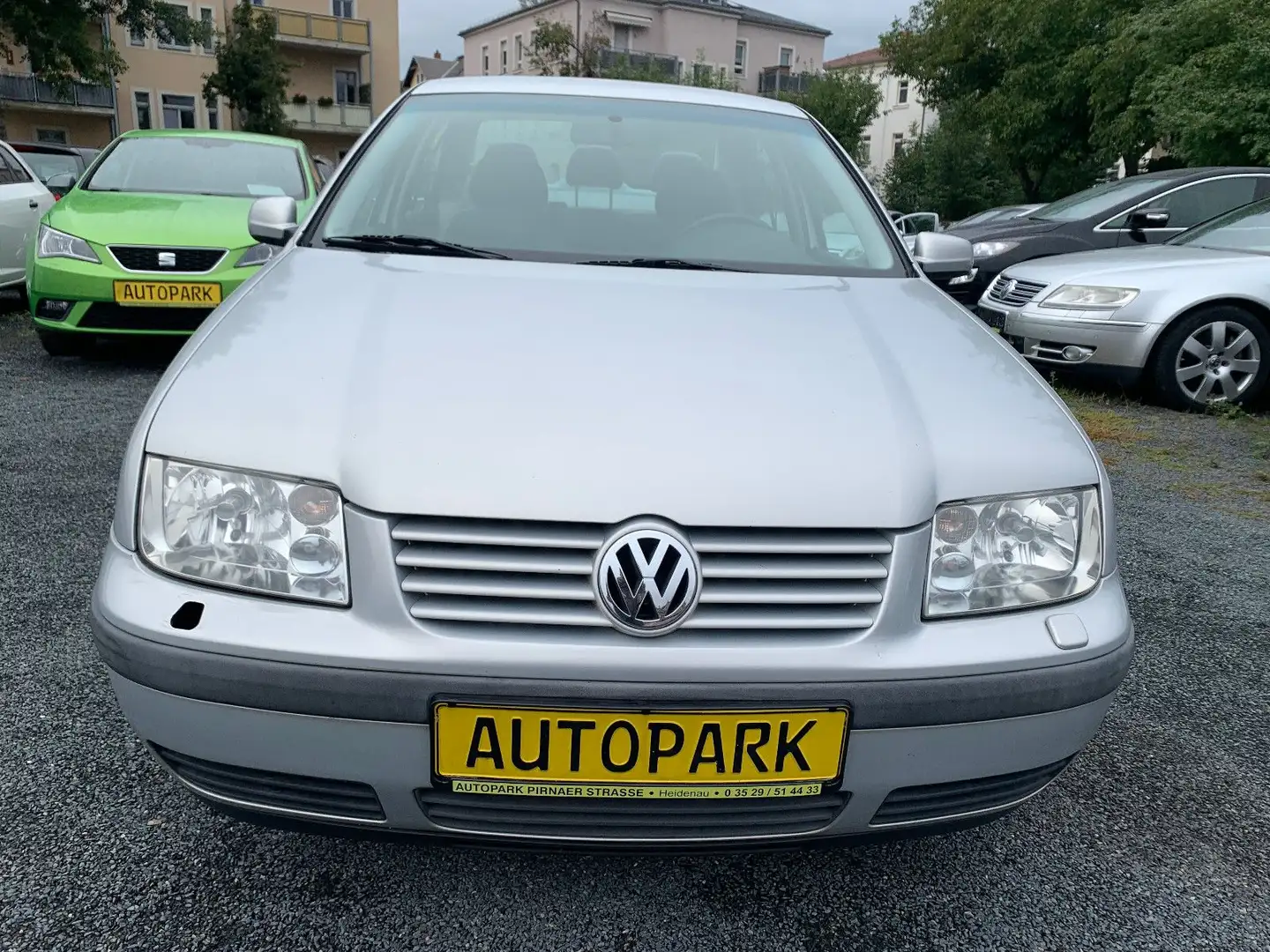 Volkswagen Bora 1.6 Automatik * Klima, LMF, Sitzhzg., Nr. 2 Silber - 2