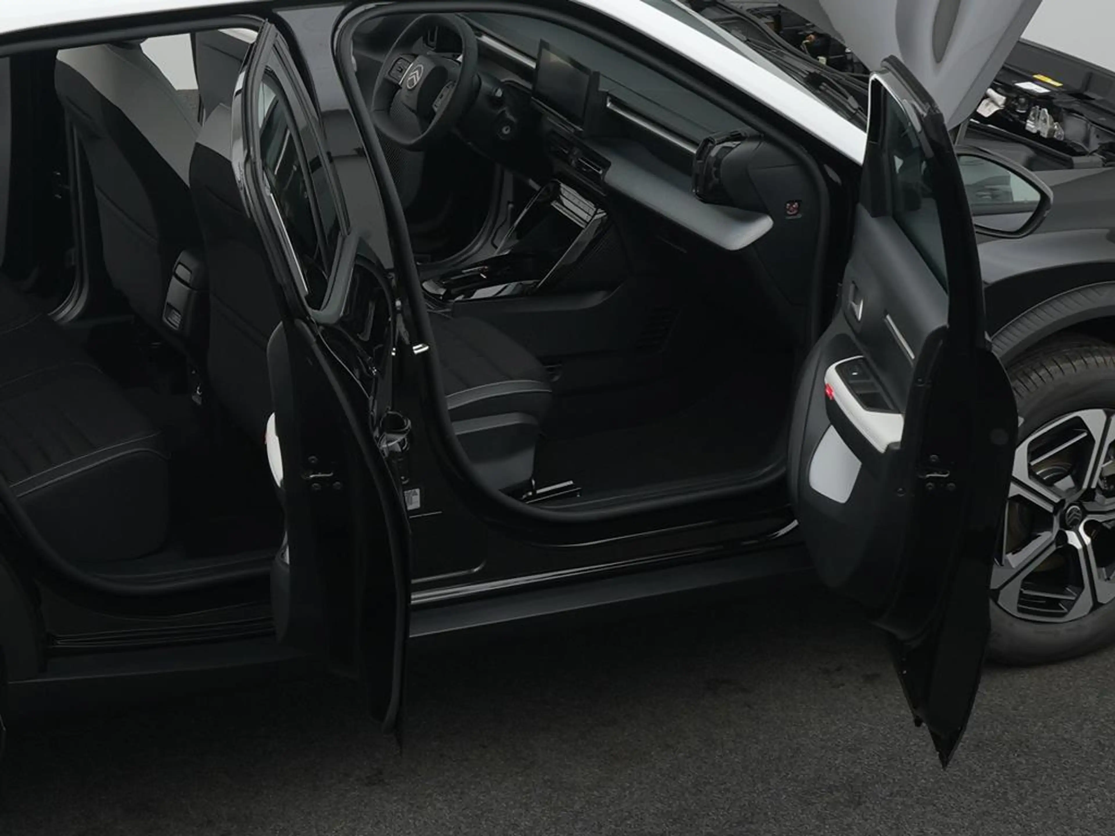 Citroen C3 Aircross HYBRID 145 Doppelkupplung 6-Gang MAX — photo 13