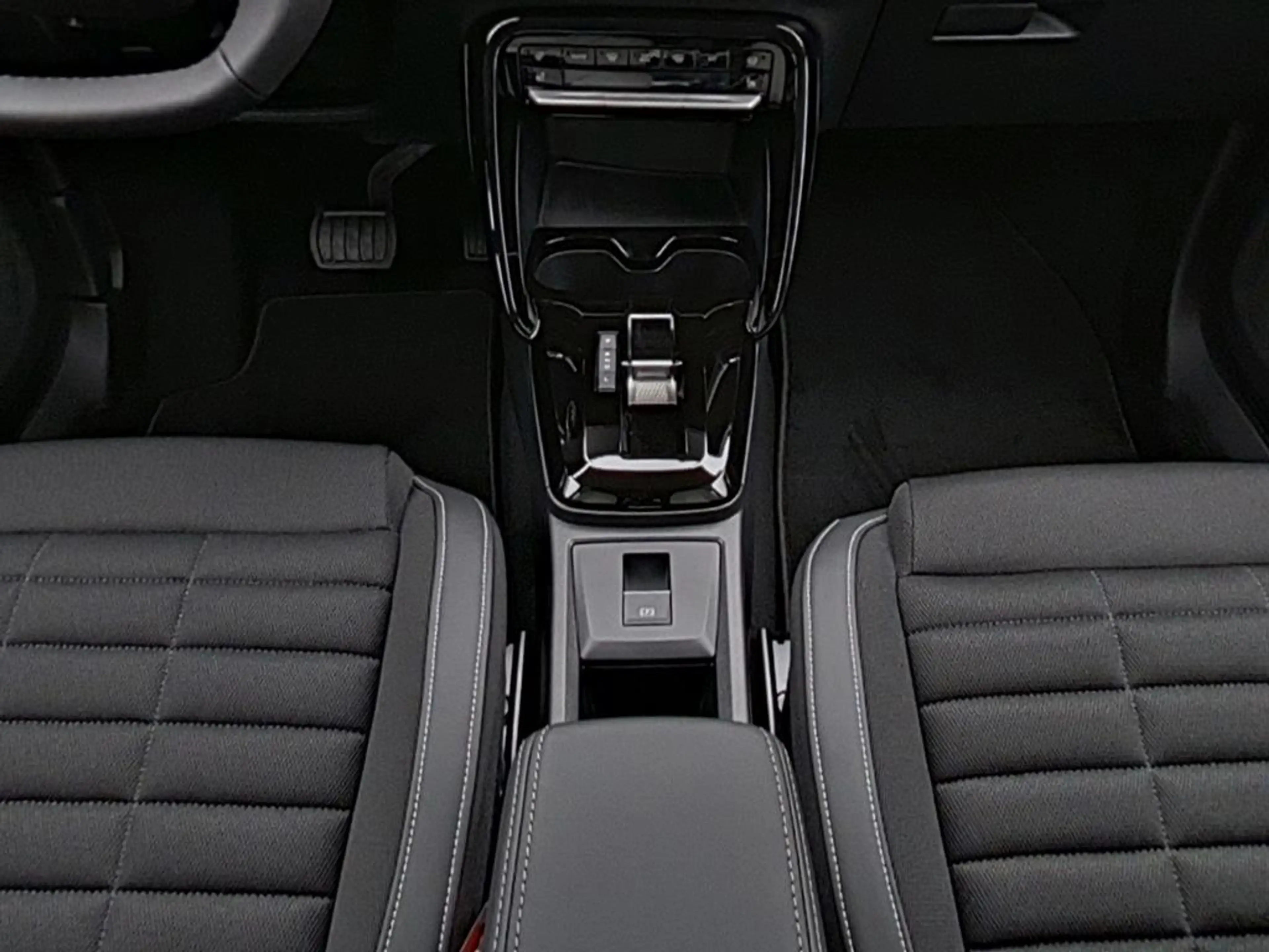 Citroen C3 Aircross HYBRID 145 Doppelkupplung 6-Gang MAX — photo 15