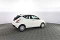 Lancia Ypsilon 1.0 FireFly 5 porte S&S Hybrid Silver Plus Weiß - thumbnail 3
