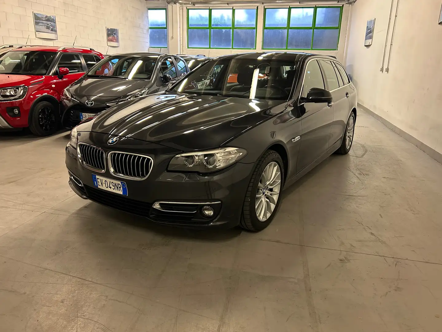 BMW 535 535d Touring xdrive Luxury auto E6 Černá - 1