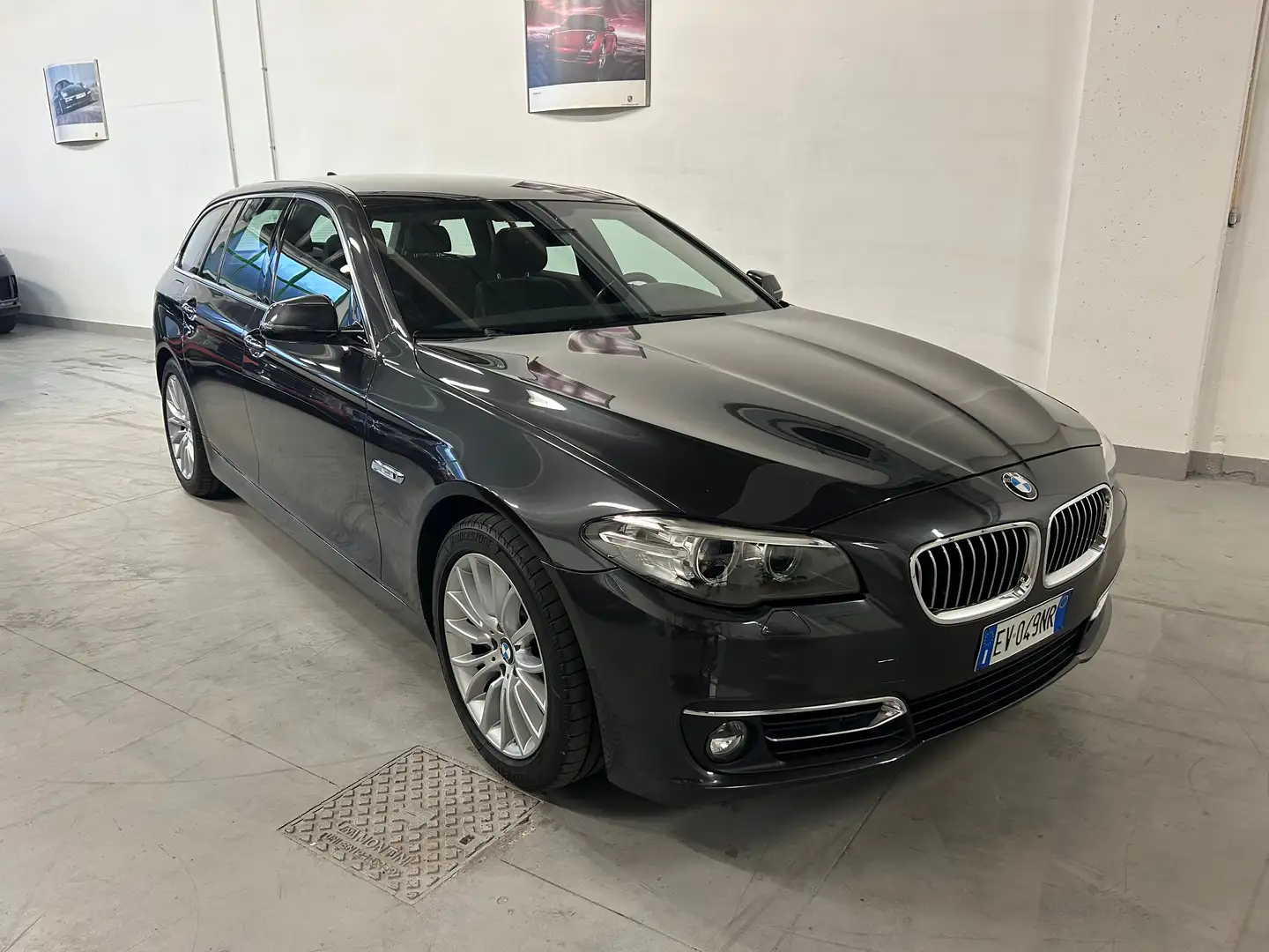 BMW 535 535d Touring xdrive Luxury auto E6 Černá - 2