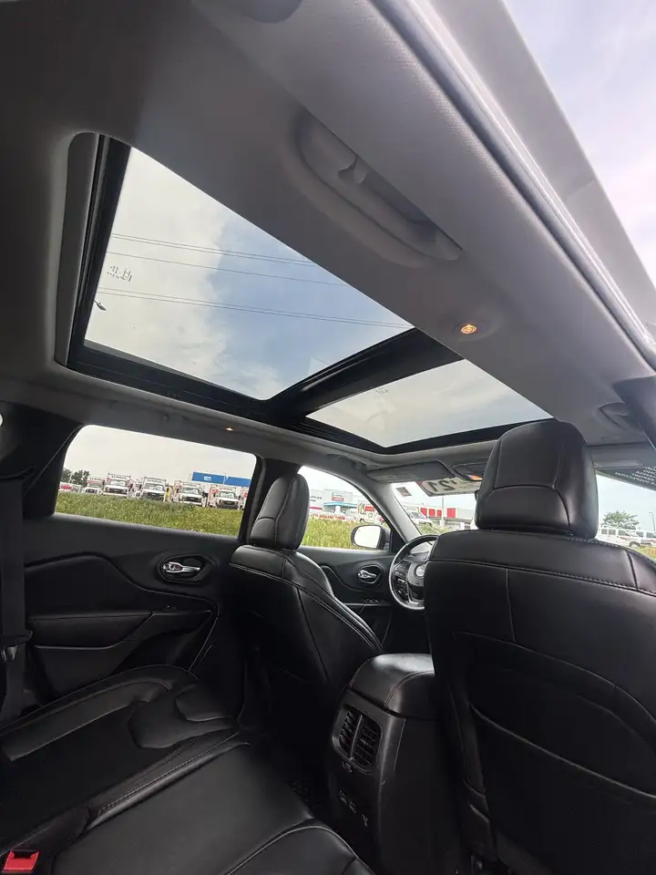 Jeep Cherokee fotografie Jeep Cherokee