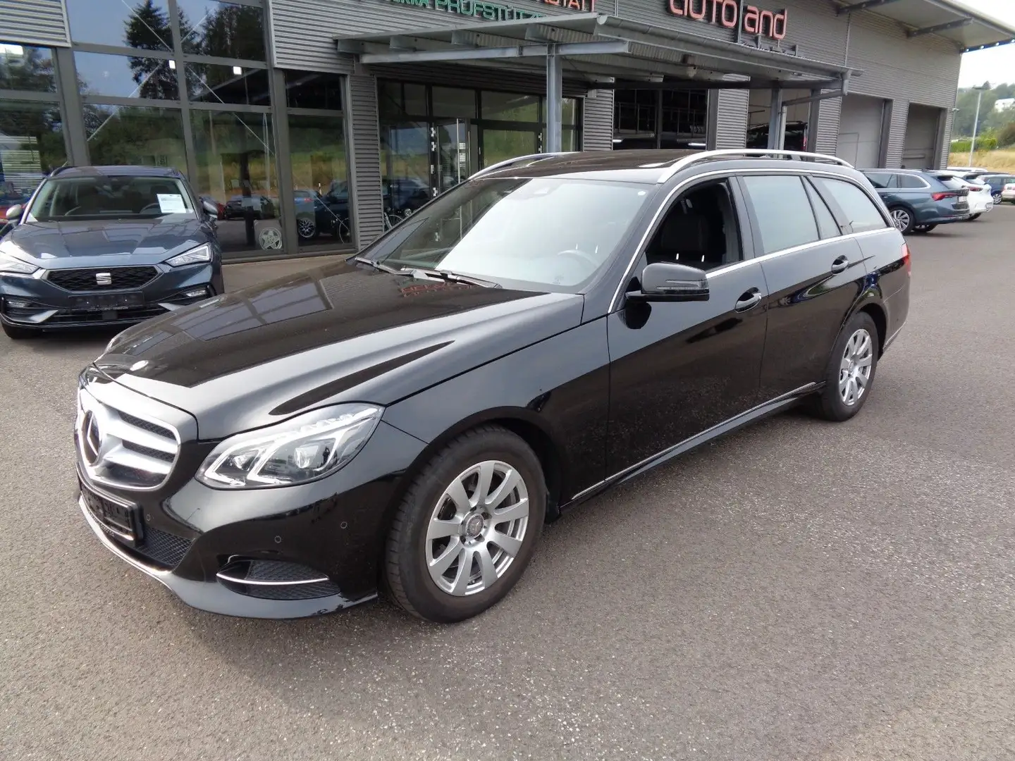 Mercedes-Benz E 250 CGI ,Automatik,Navi,Xenon,93Tkm Schwarz - 1