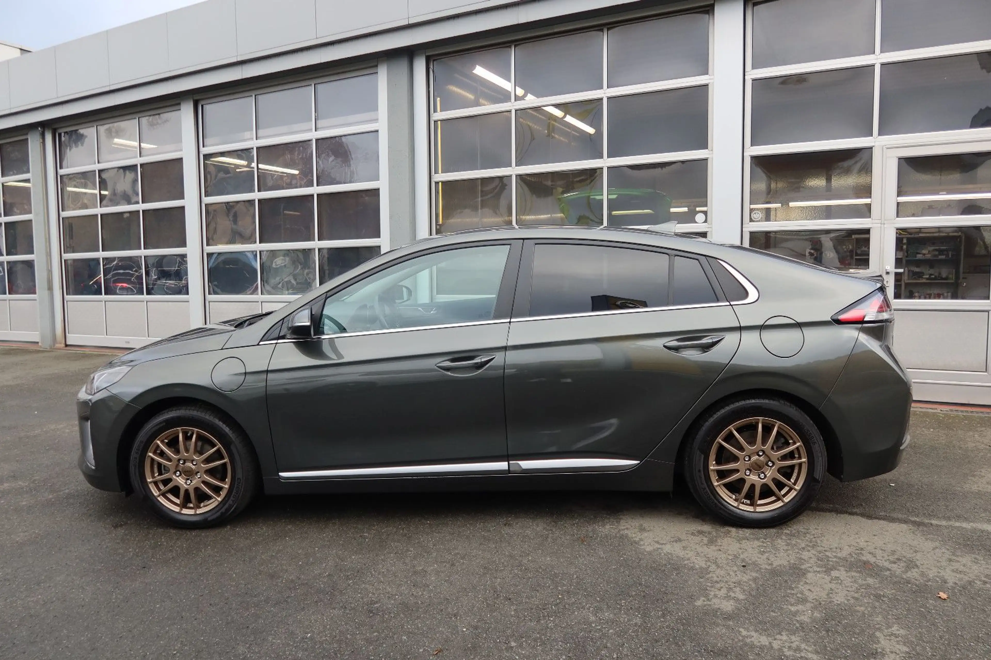 Hyundai IONIQ Ioniq Prime Plug-In Hybrid — photo 6