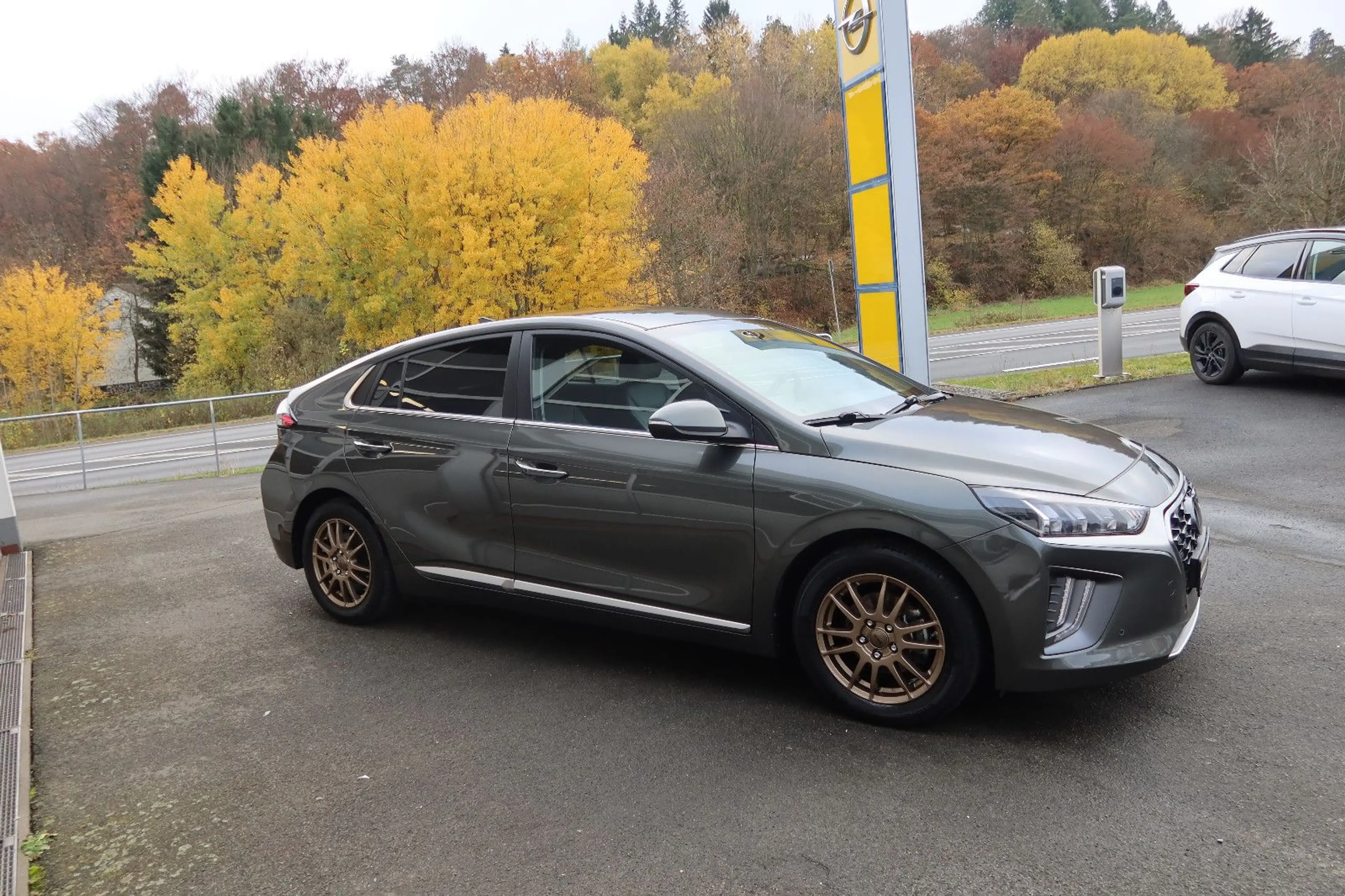 Hyundai IONIQ Ioniq Prime Plug-In Hybrid — photo 5