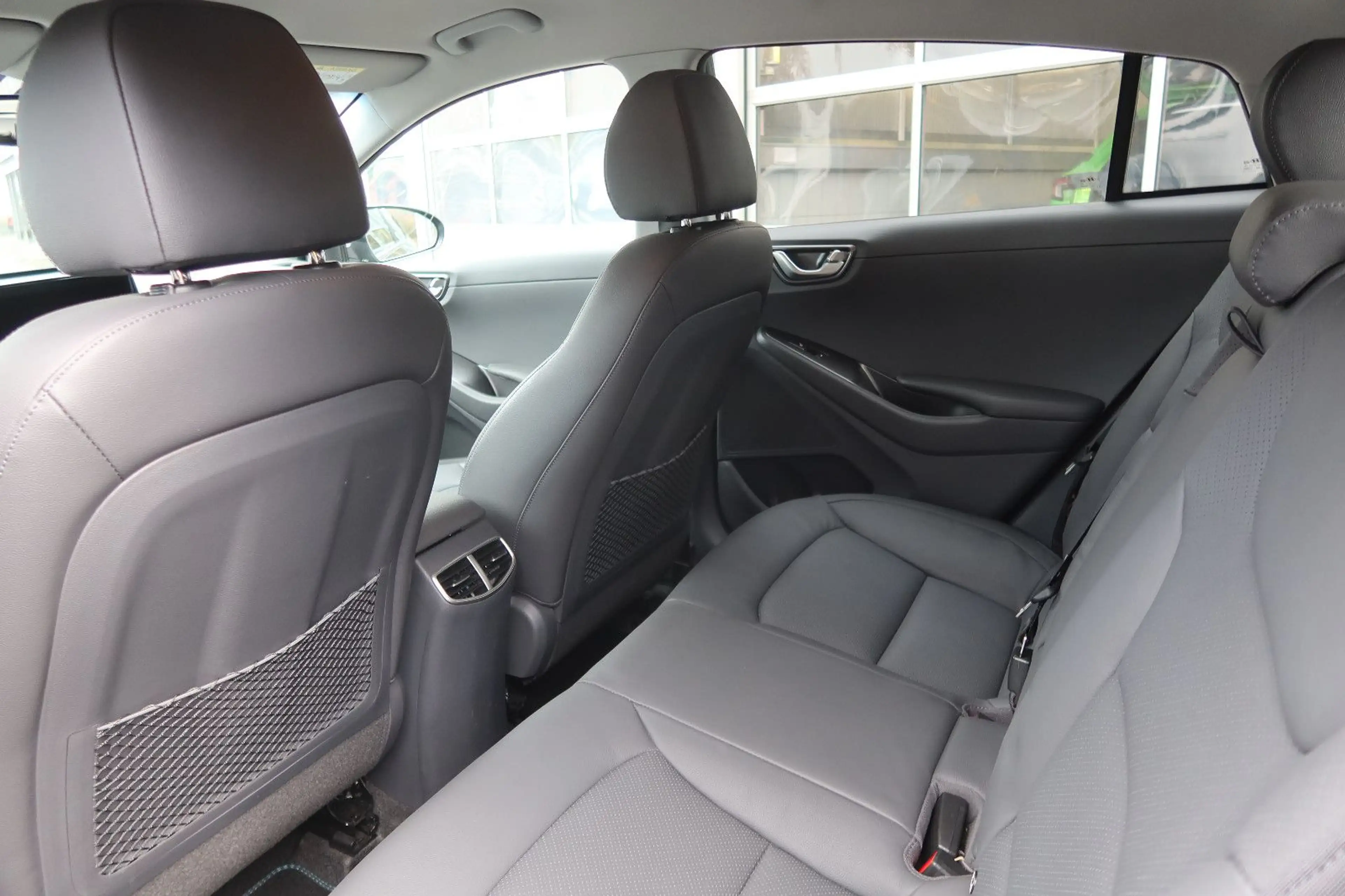 Hyundai IONIQ Ioniq Prime Plug-In Hybrid — photo 15