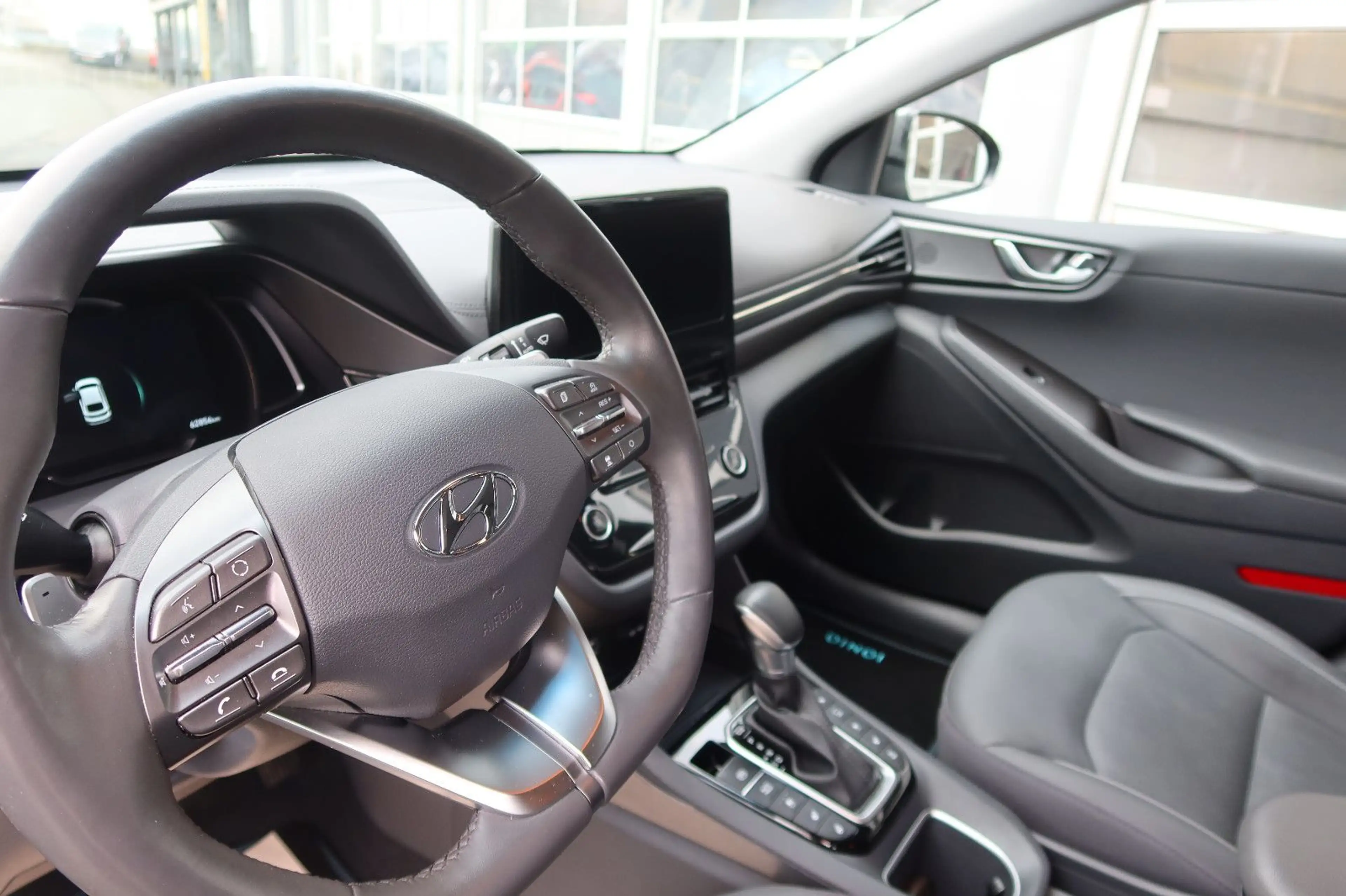 Hyundai IONIQ Ioniq Prime Plug-In Hybrid — photo 8