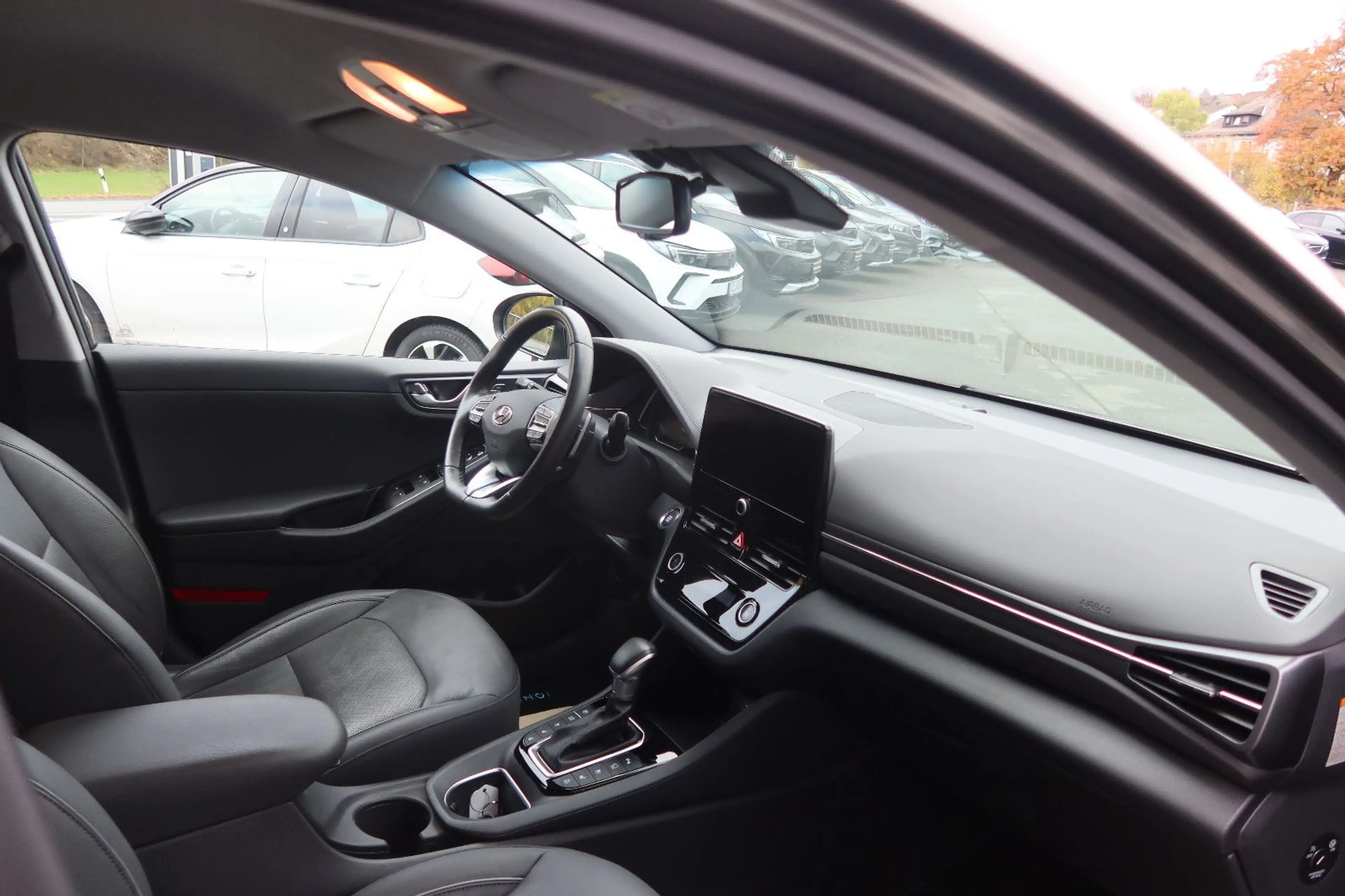 Hyundai IONIQ Ioniq Prime Plug-In Hybrid — photo 11