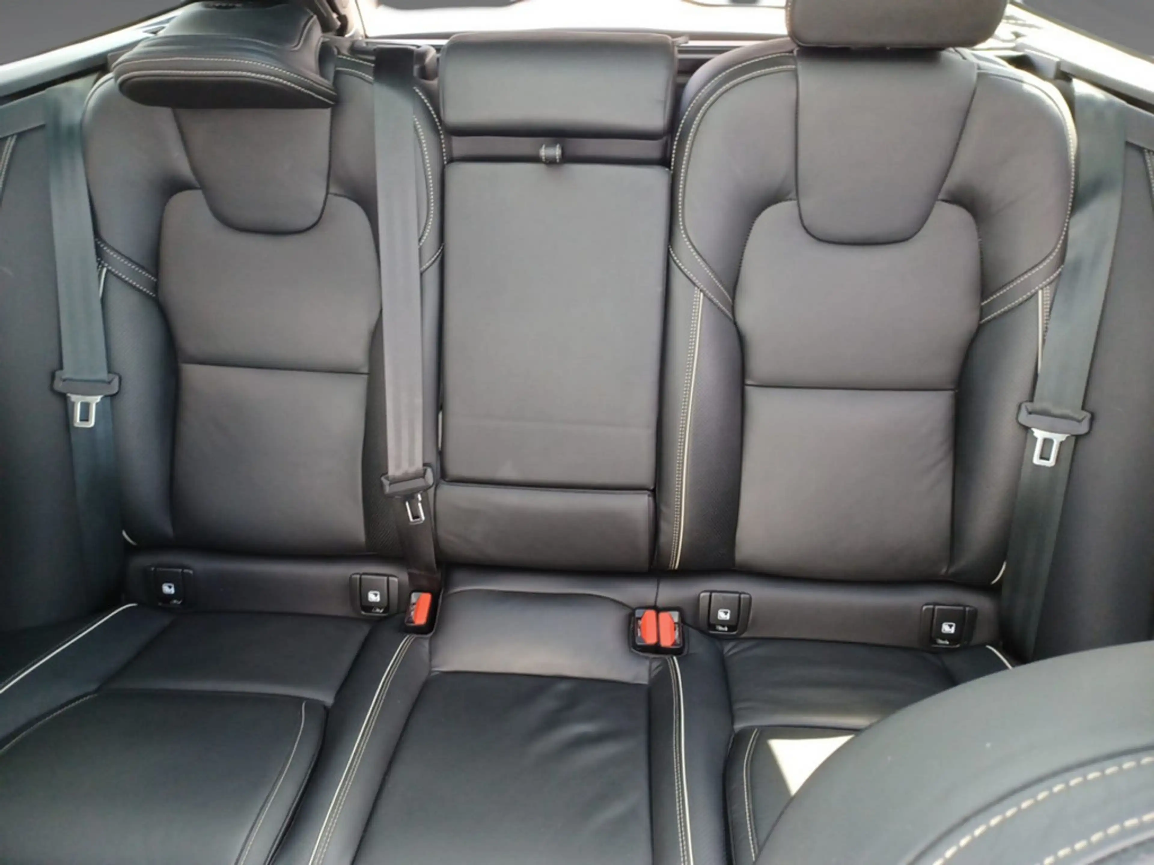 Volvo V90 T8 Ultimate Dark Recharge PHEV AWD LED — photo 15