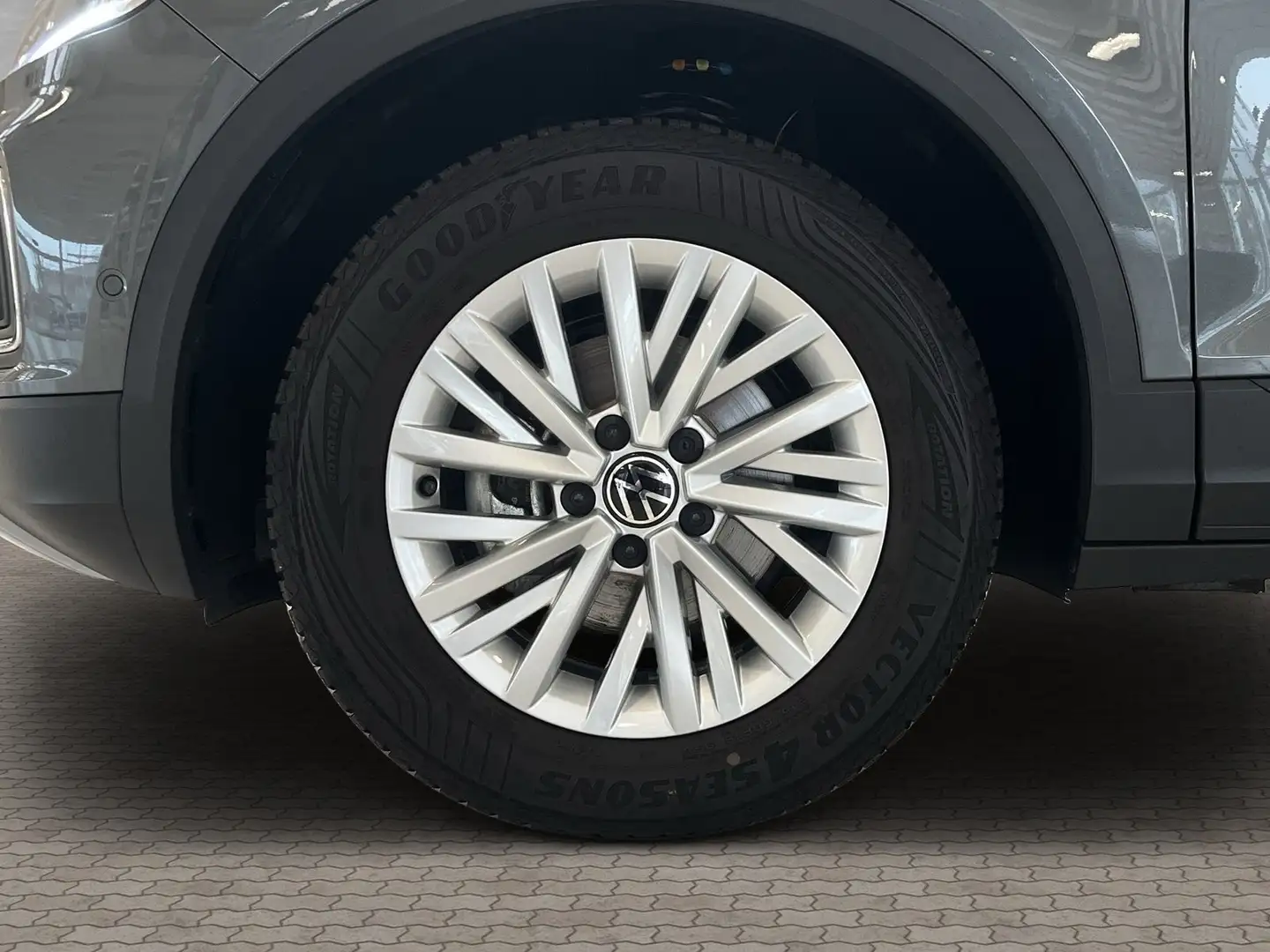 Volkswagen T-Roc 1.0 TSI Life Grau - 2