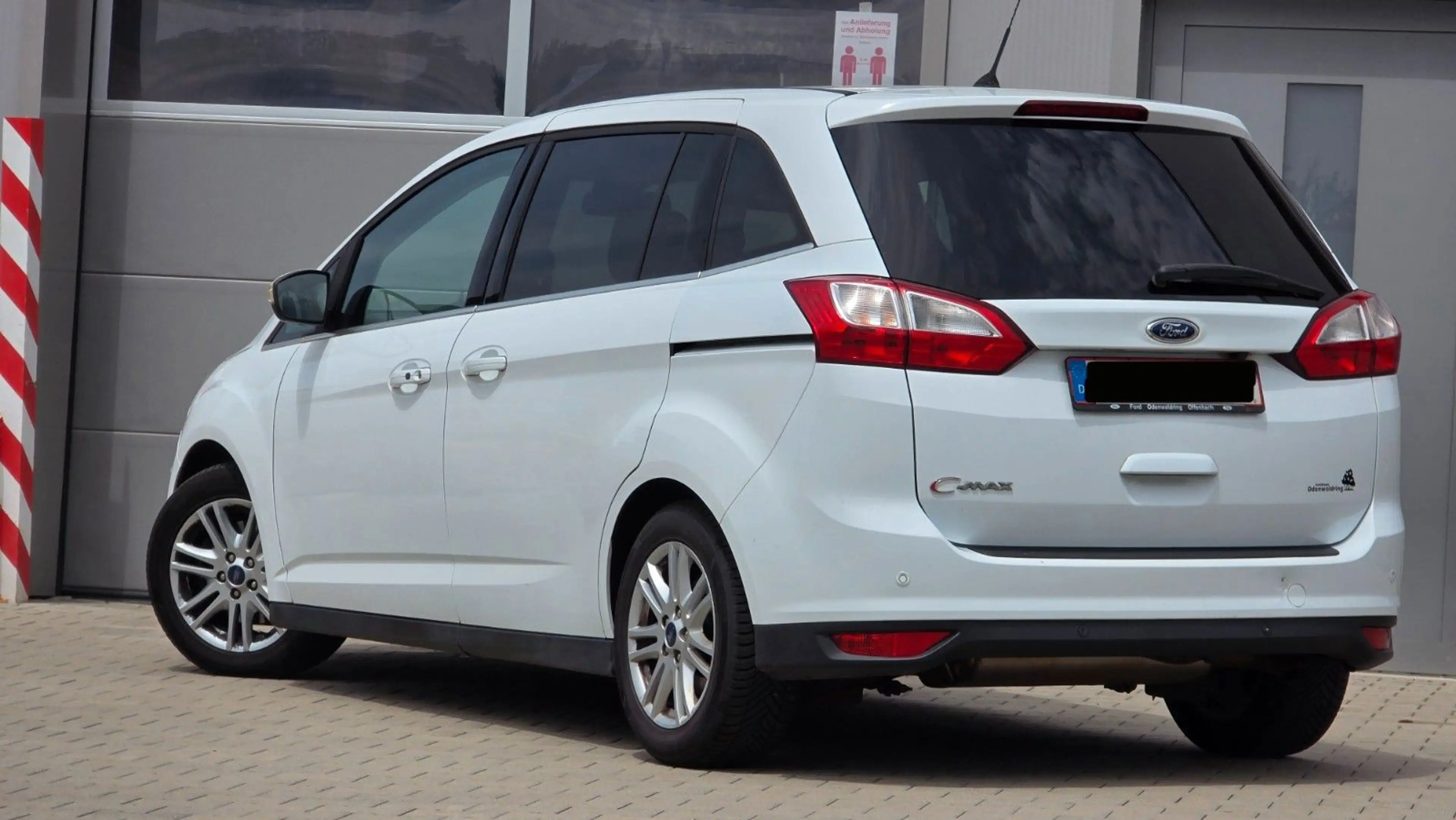 Ford Grand C-Max Grand C-MAX Titanium Aut Navi Klima Shzg 7 Sitze — photo 9