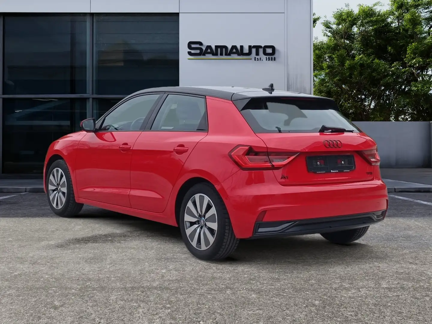 Audi A1 Sportback 1.0 tfsi Admired Adv LED NAVI VIRTUAL Rojo - 2