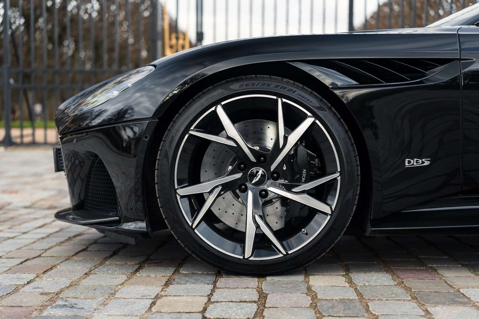 Aston Martin DBS Superleggera Coupé 2+2 -  - Joinsteer - #5