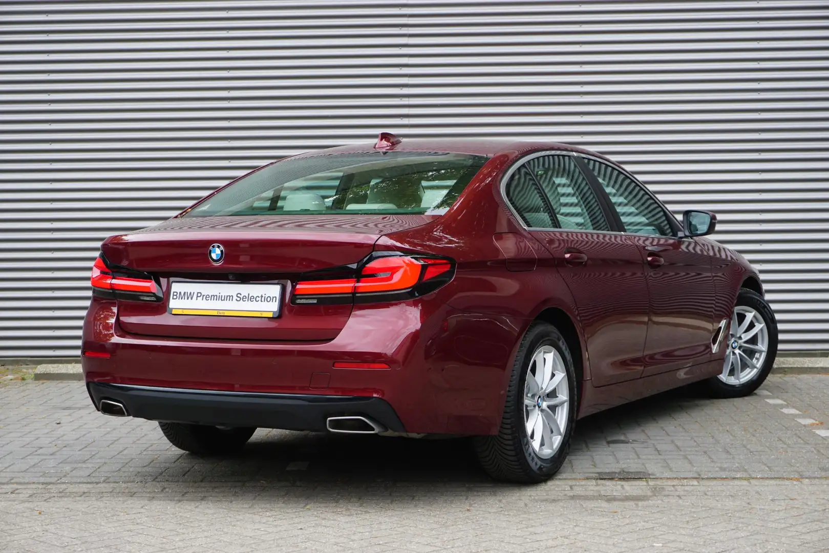 BMW 520 5 serie Sedan 520i Model M Sport | Elektrisch verw Rojo - 2