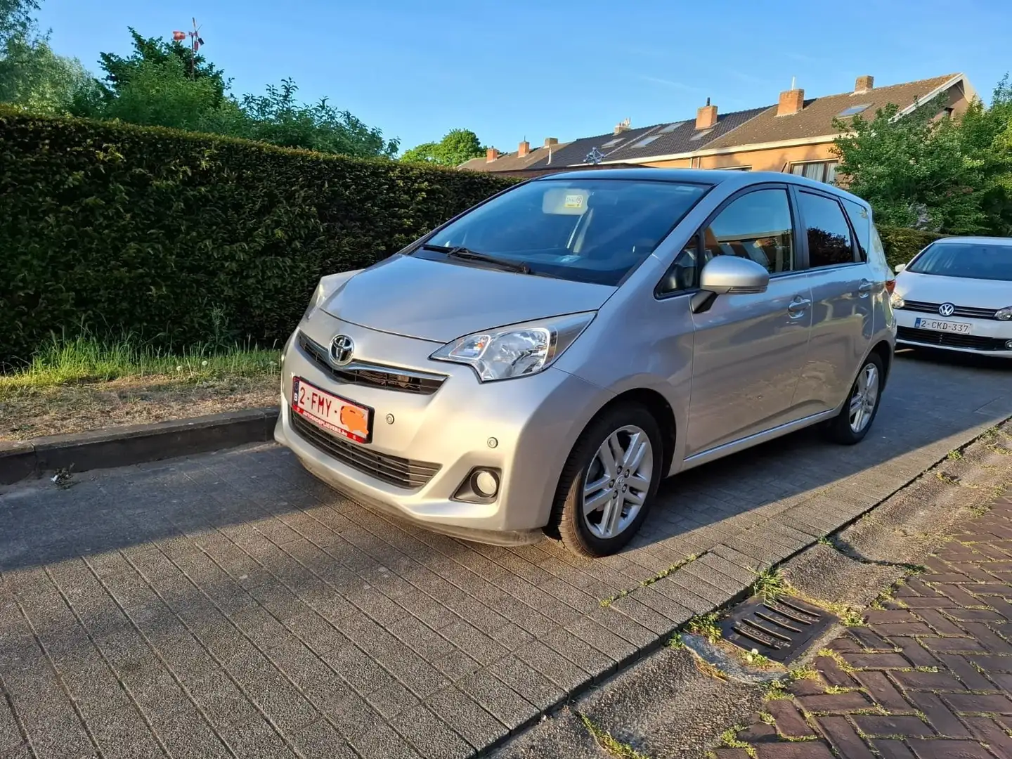 Toyota Verso-S Verso S 1.33 VVT-i Multidrive S Life Argintiu - 1