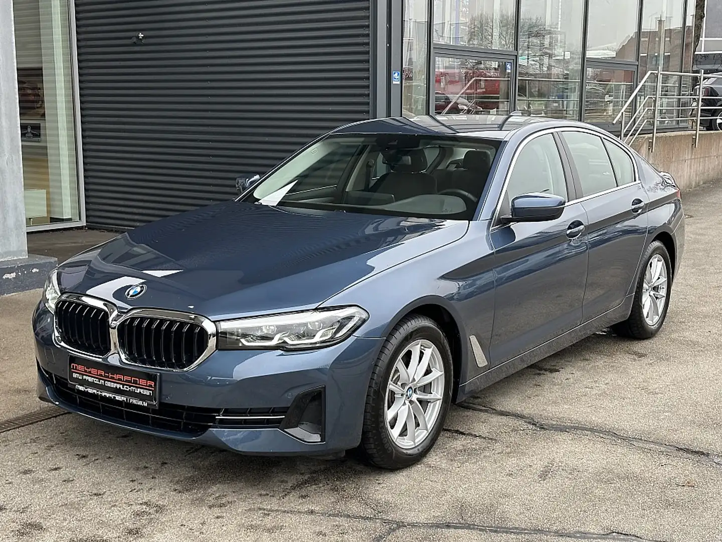 BMW 520 d xDrive Aut. Blau - 1