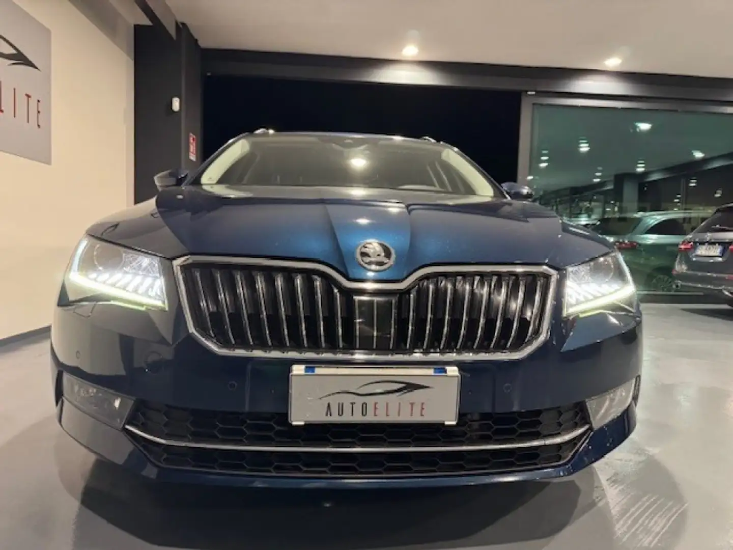 Skoda Superb 2.0 TDI 190CV DSG Wagon Laurin&Klement Bleu - 2