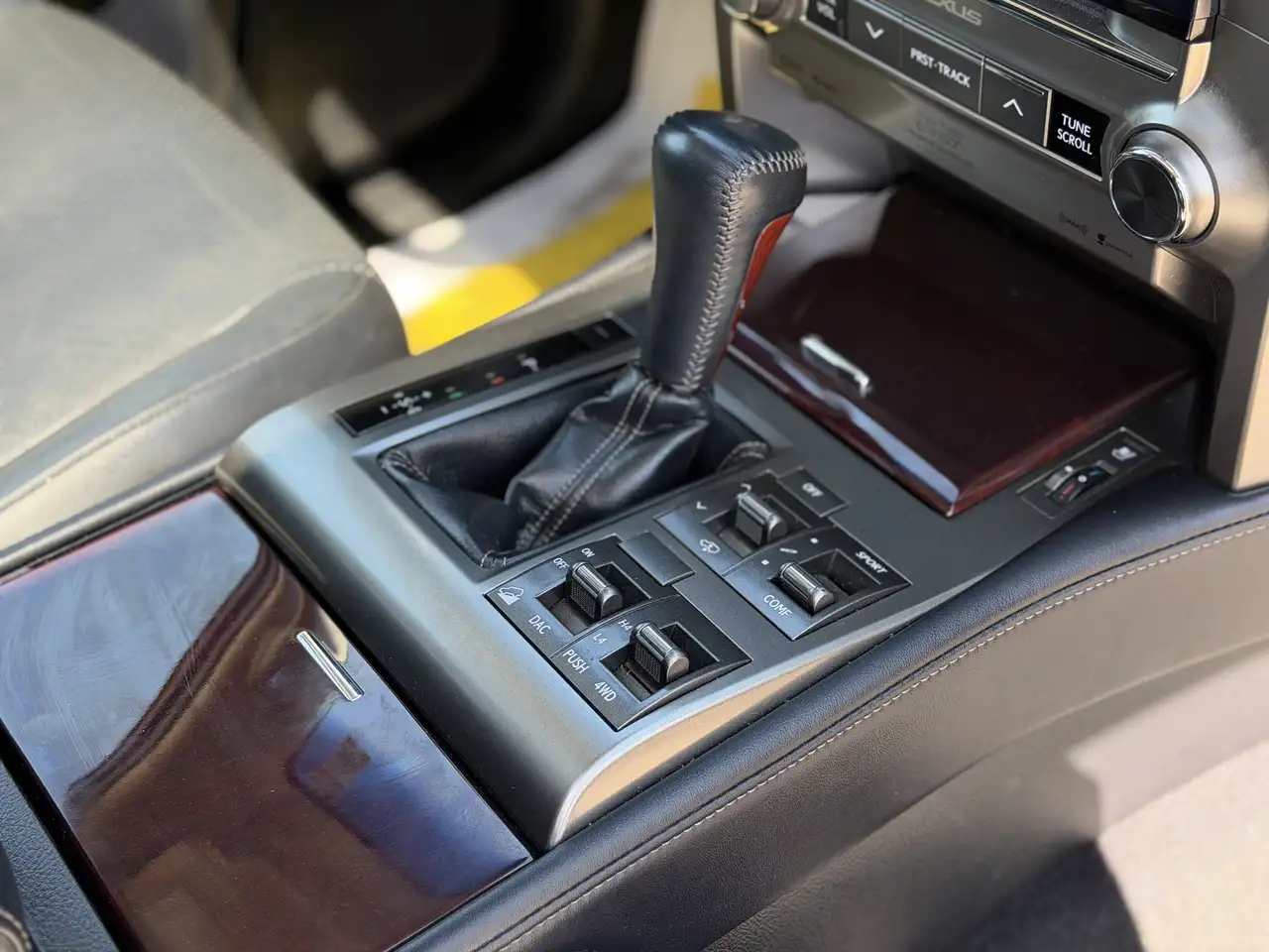 Lexus GX снимка Lexus GX