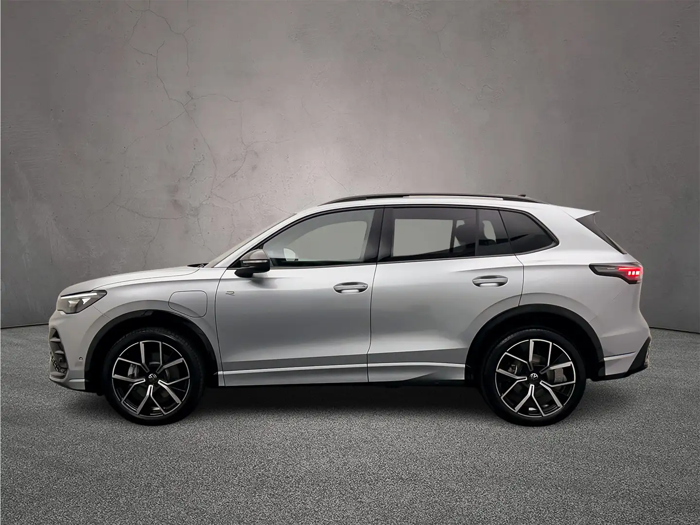 Volkswagen Tiguan 1.5 eHybrid 272pk R-Line Edition - eHybrid Grijs - 2