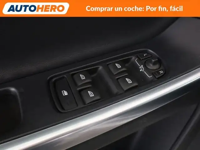 Volvo XC60 view 30