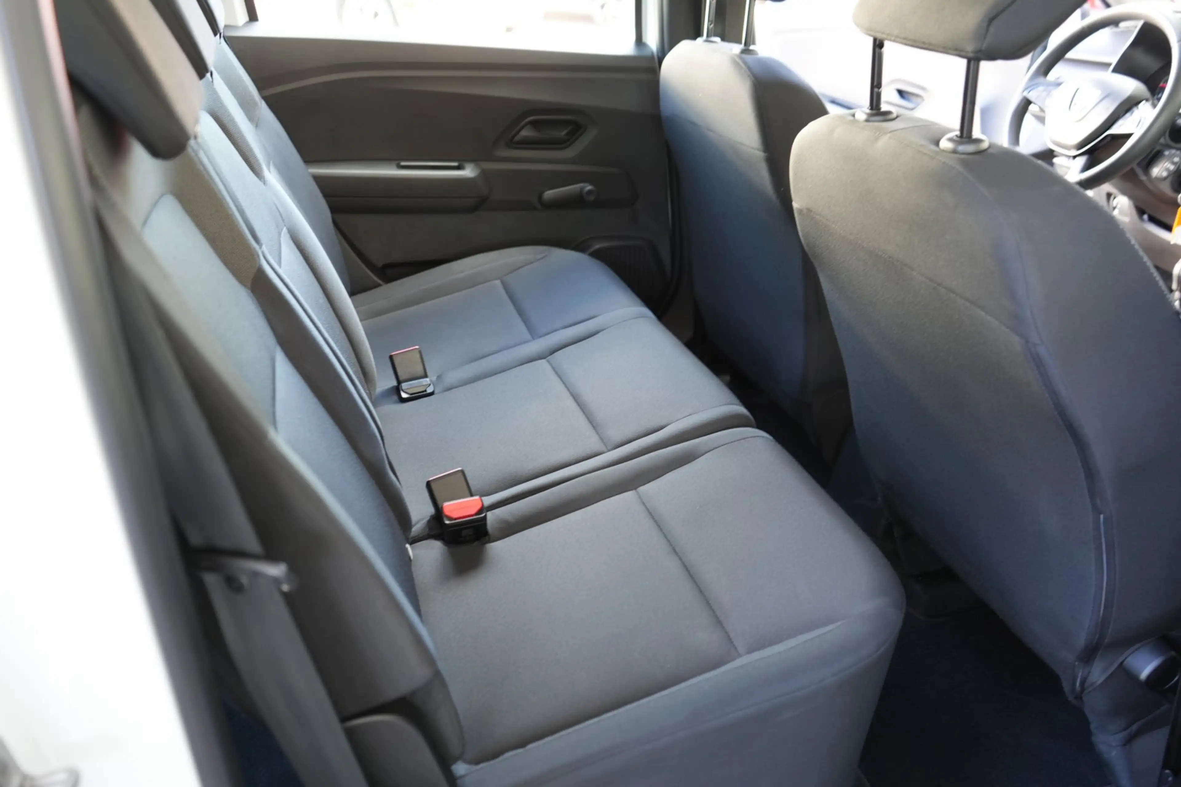 Dacia Jogger 1.0 TCe 100 ECO-G Expression Klima 1Hd. Allwetterr — photo 15