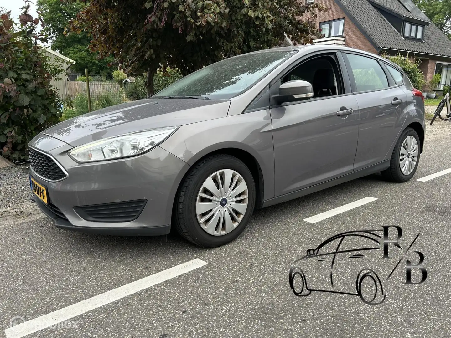 Ford Focus 1.0 Trend Edition LEES TEKST KOOPJE Grau - 1