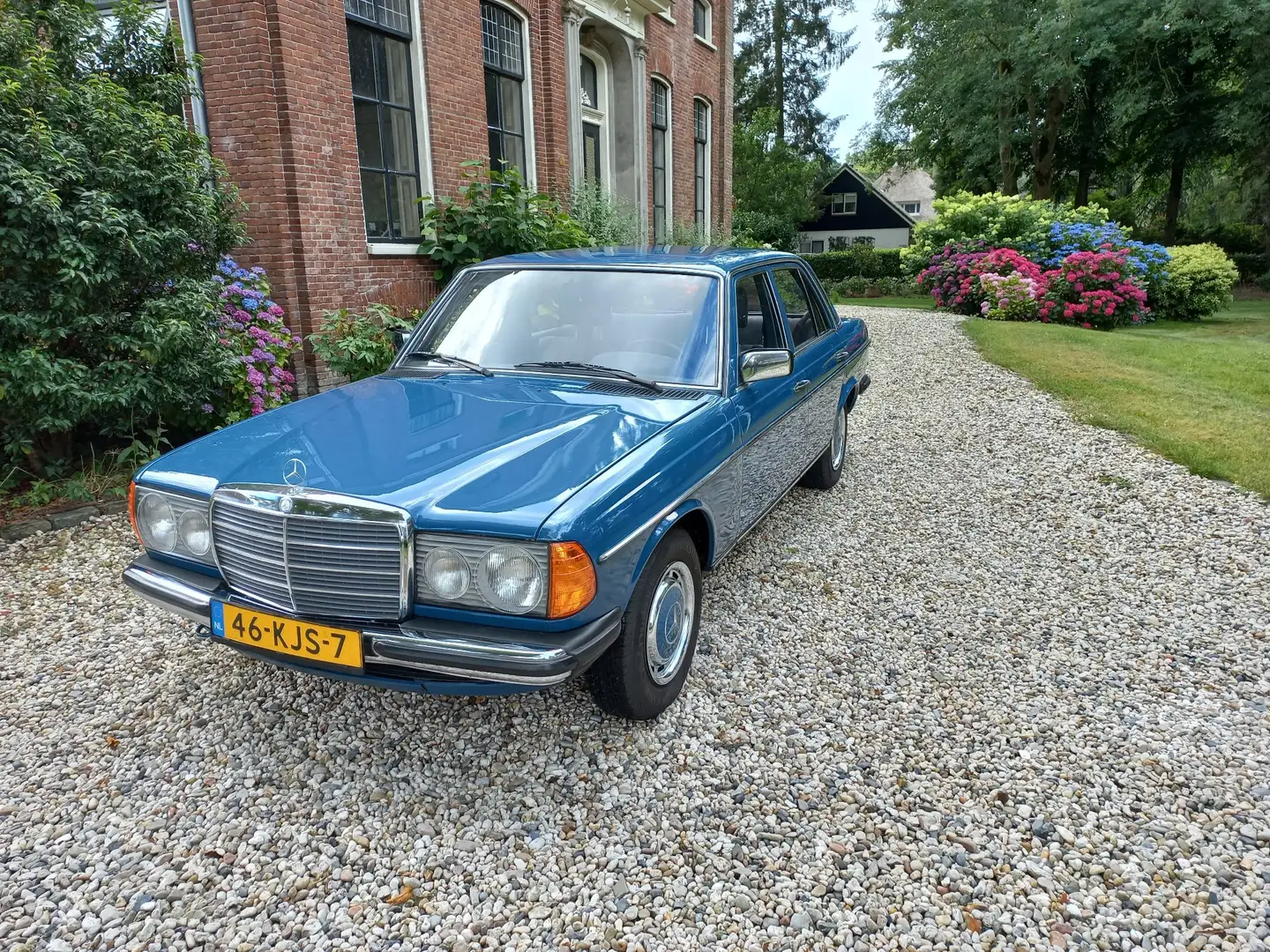 Mercedes-Benz E 230 Blauw - 1