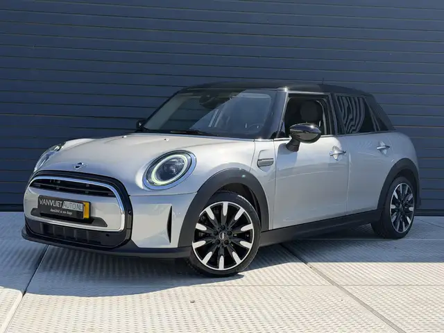 MINI Cooper Mini 1.5 136 PK Camden Plus Edition Automaat | Cam
