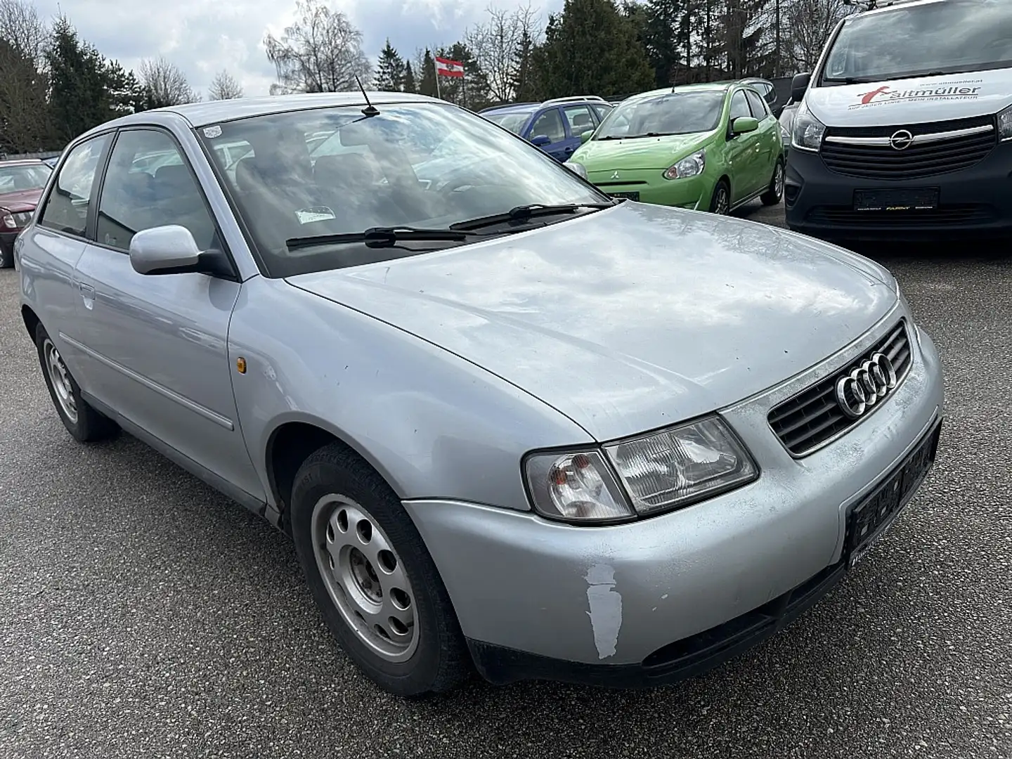 Audi A3 1,9  TDI Grau - 2