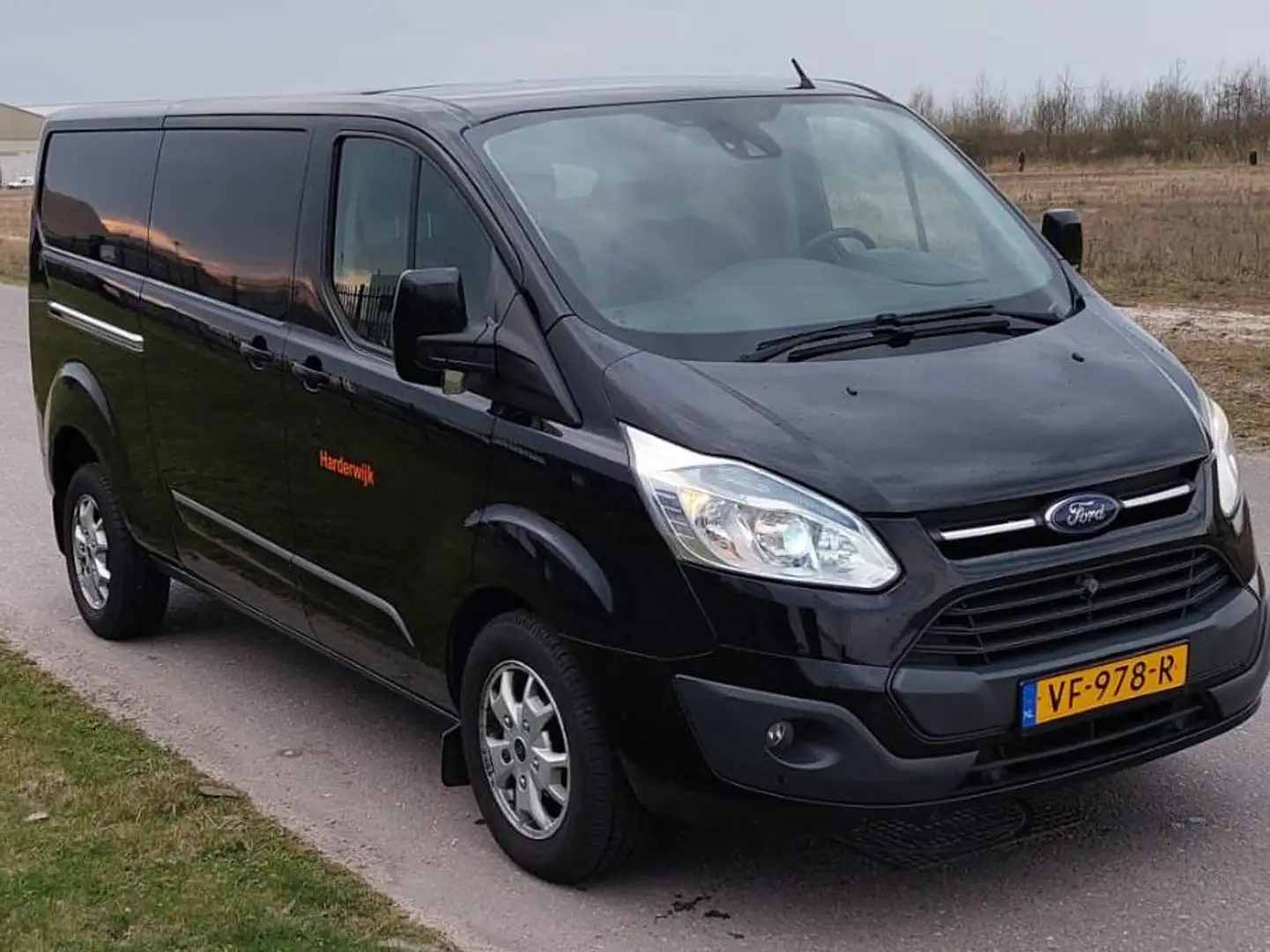 Ford Transit Custom Transit Custom 290 2.2 TDCI L2H1 Li Zwart - 1