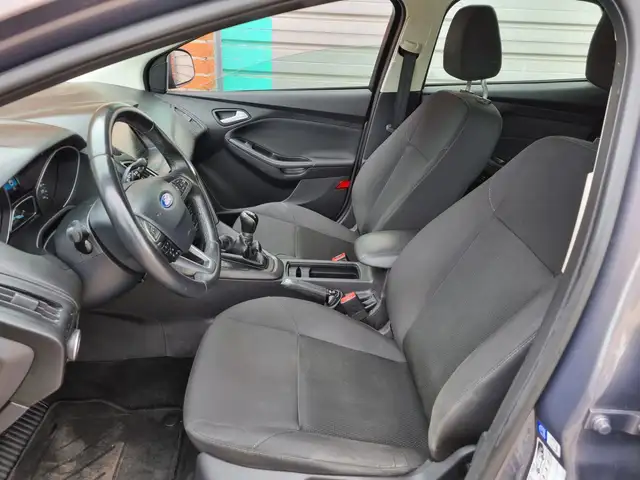 Ford Focus view 5