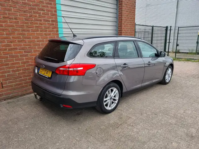 Ford Focus view 4
