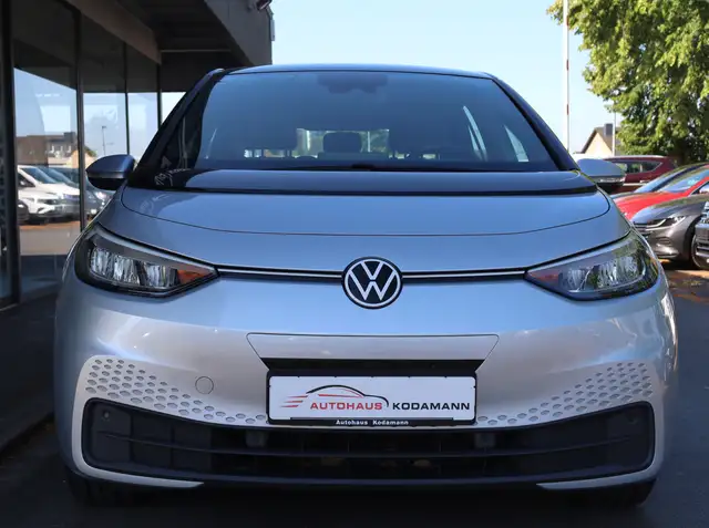 Volkswagen Id.3 view 4