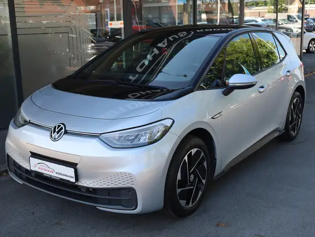 Volkswagen Id.3 view 5